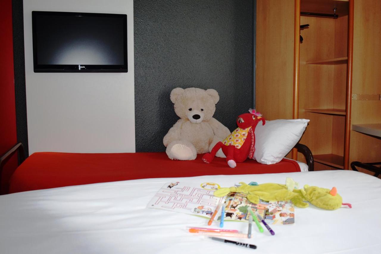Hotel Ibis Chartres Ouest Luce Esterno foto
