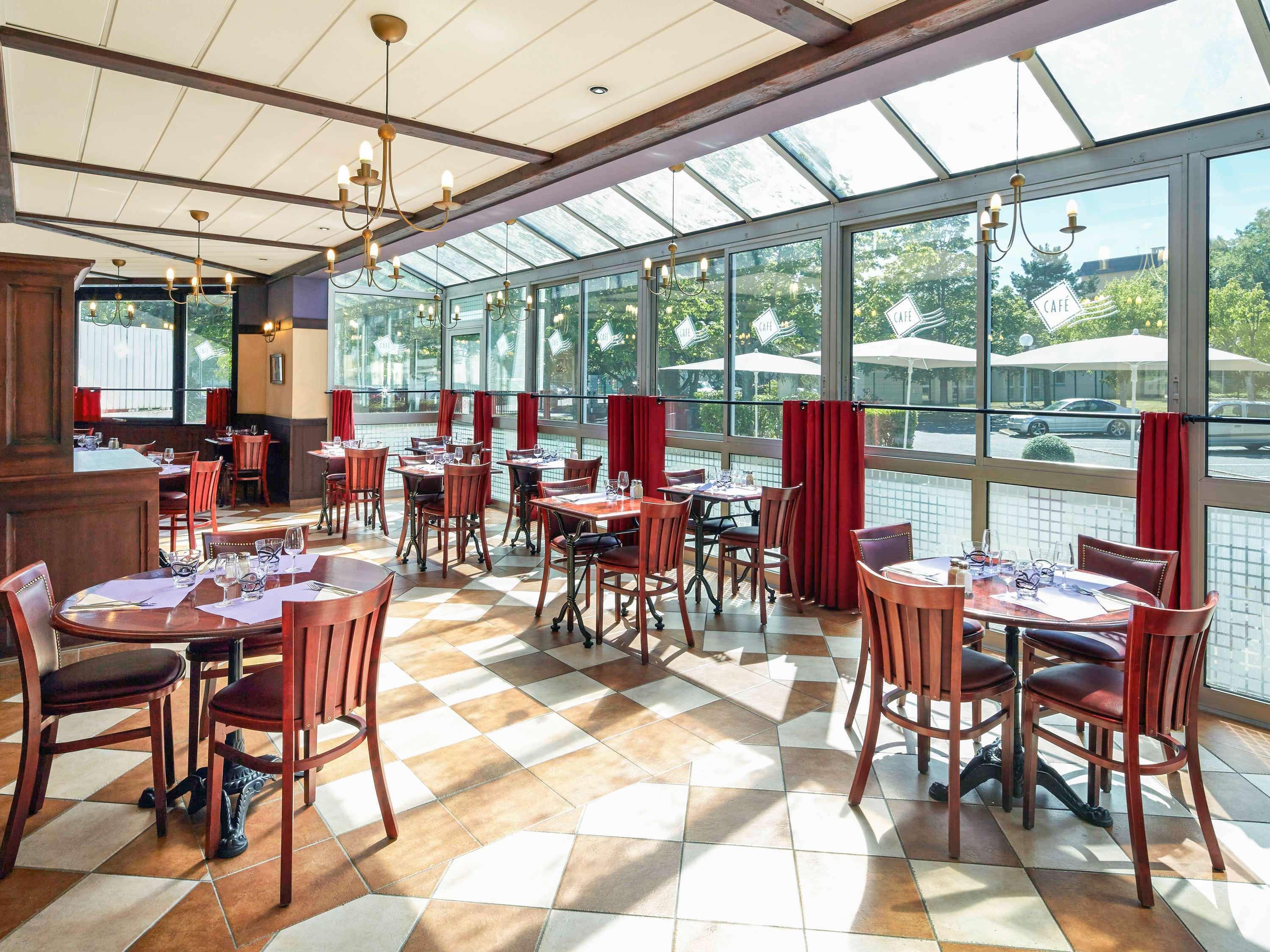 Hotel Ibis Chartres Ouest Luce Esterno foto
